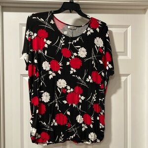 Pretty black red and white plus size 2x top.